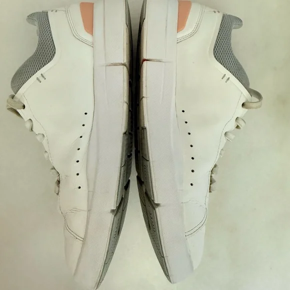 🎀On THE ROGER Advantage white rose women size 7 in good used condition🎀 - Picture 6 of 9